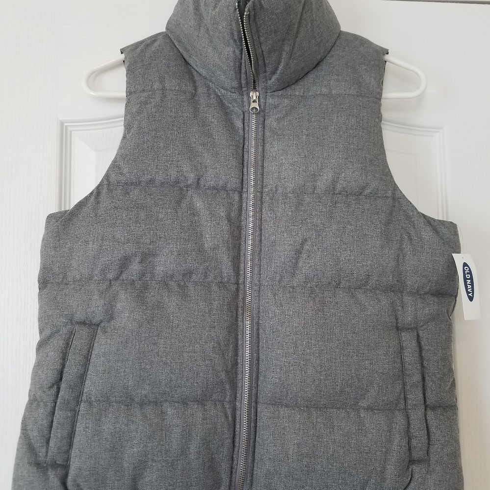 Old Navy Textured Frost-Free Puffer Vest